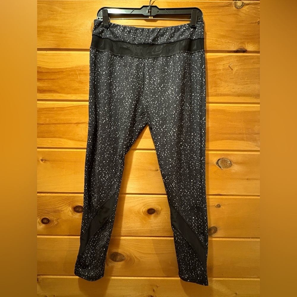 Lululemon Train Times Legging (rare) *size L *approx 27” inseam.